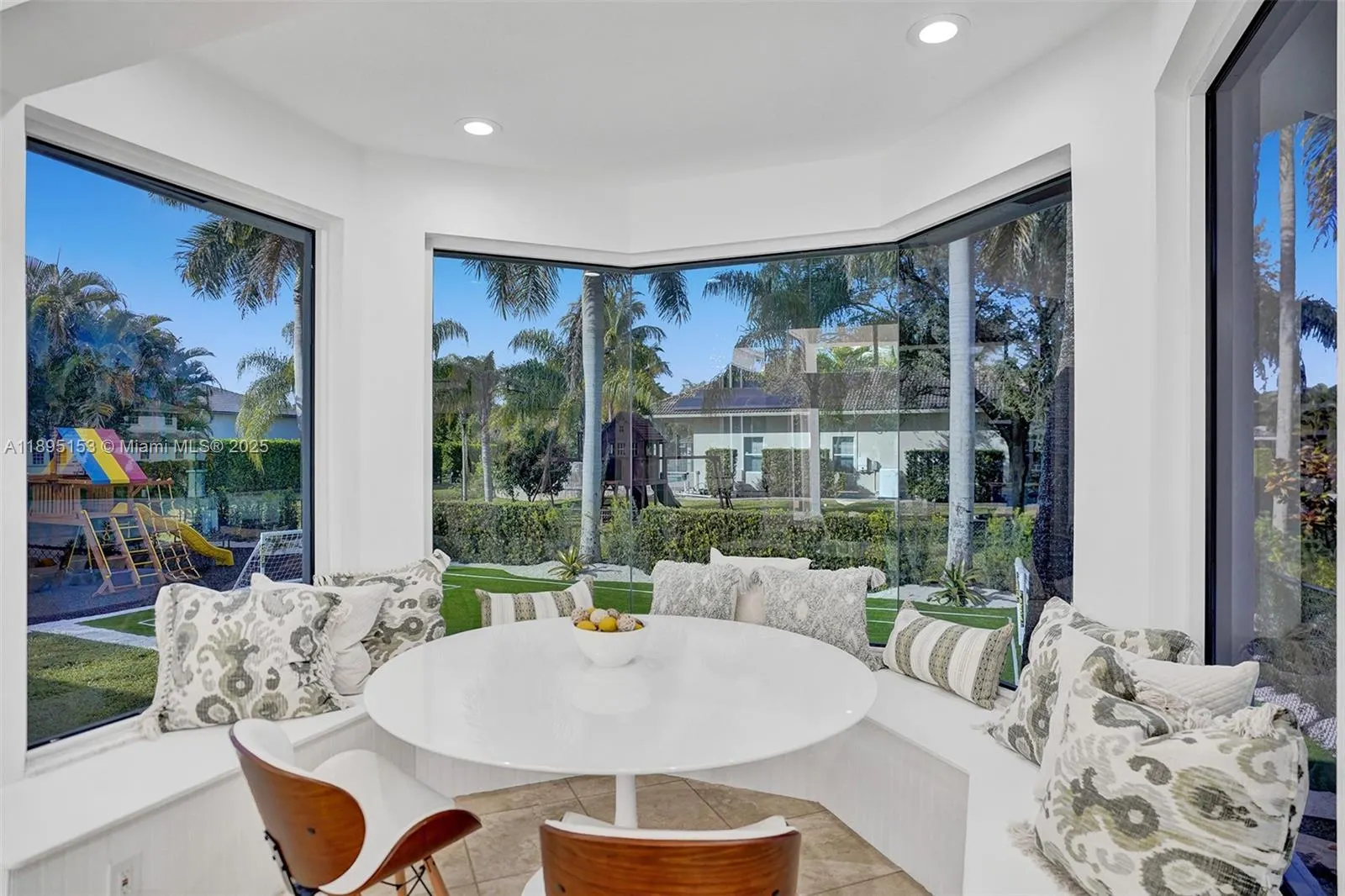 11400 NW 7th St