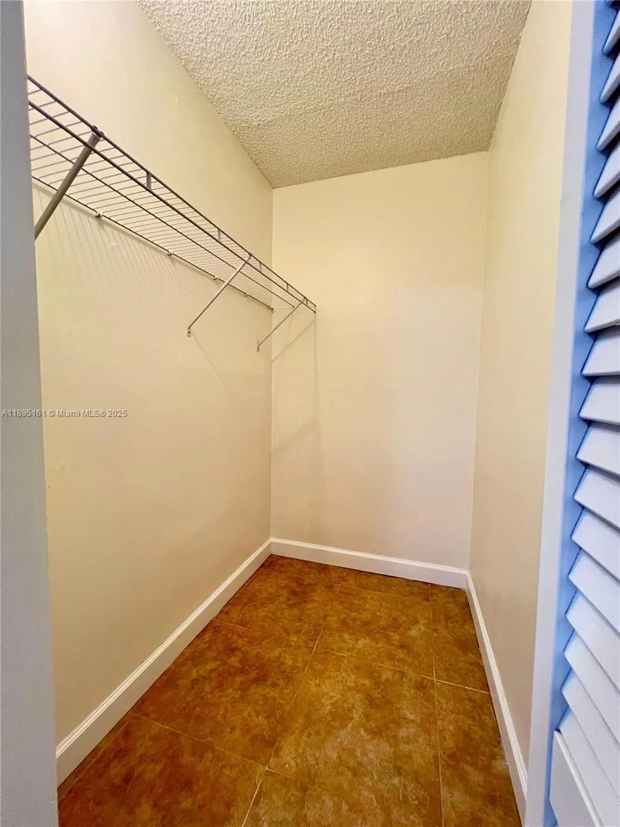 340 Pine Ridge Cir, #D-1