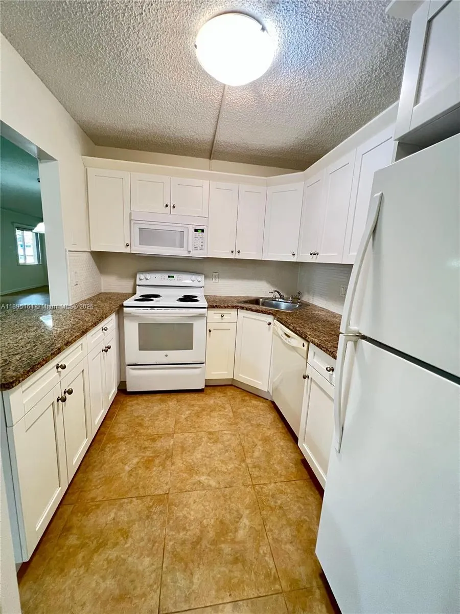 340 Pine Ridge Cir, #D-1