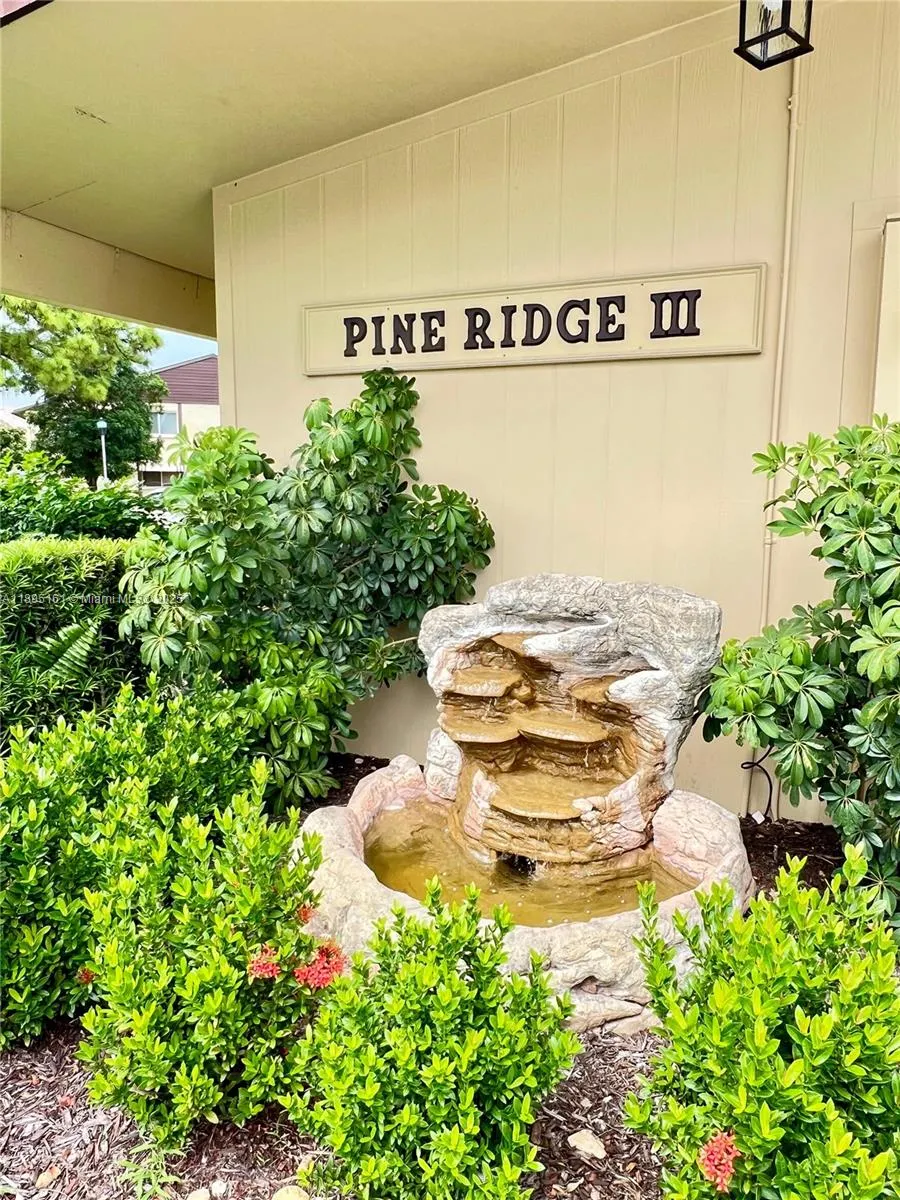 340 Pine Ridge Cir, #D-1