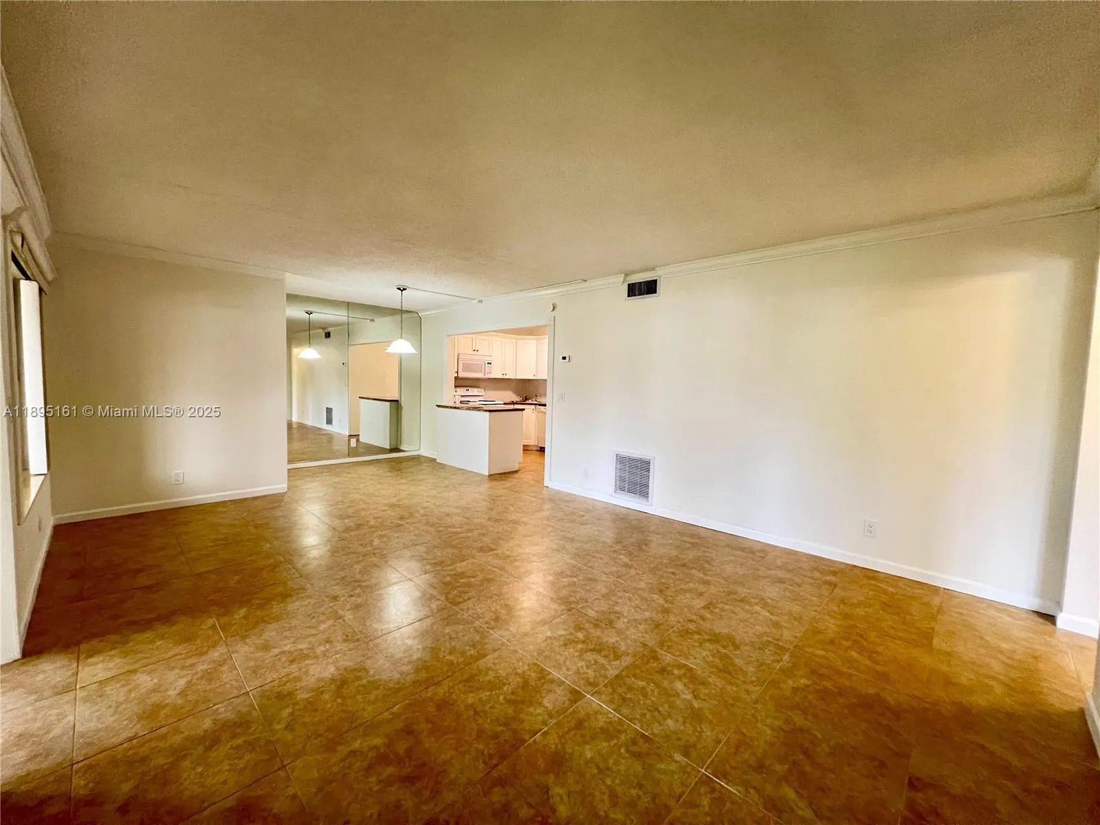 340 Pine Ridge Cir, #D-1