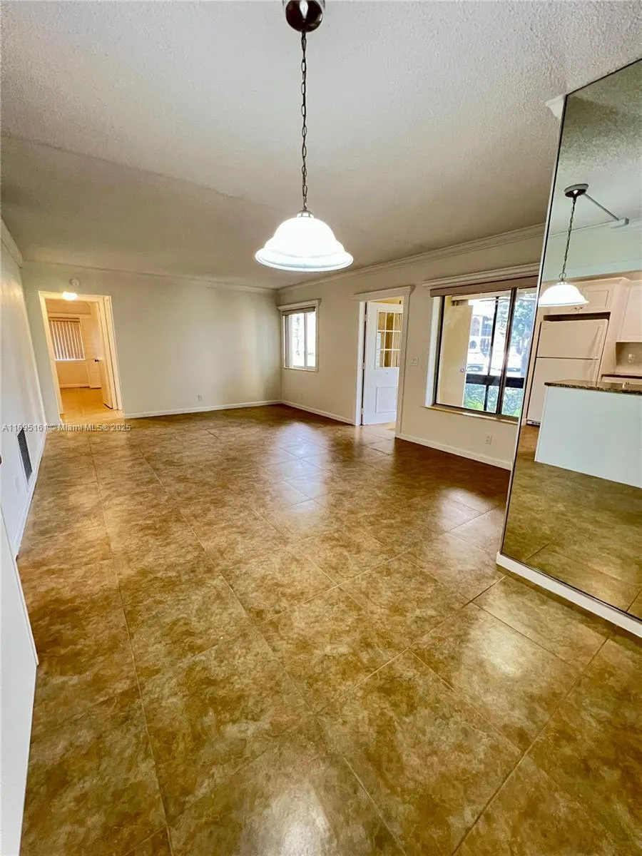 340 Pine Ridge Cir, #D-1