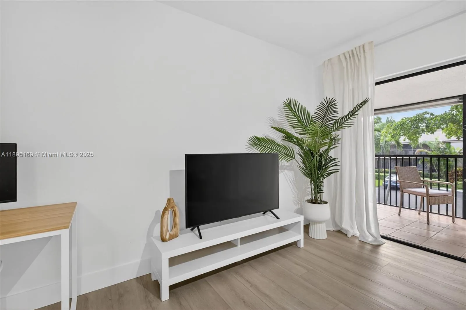 261 Deer Creek Blvd, #1205