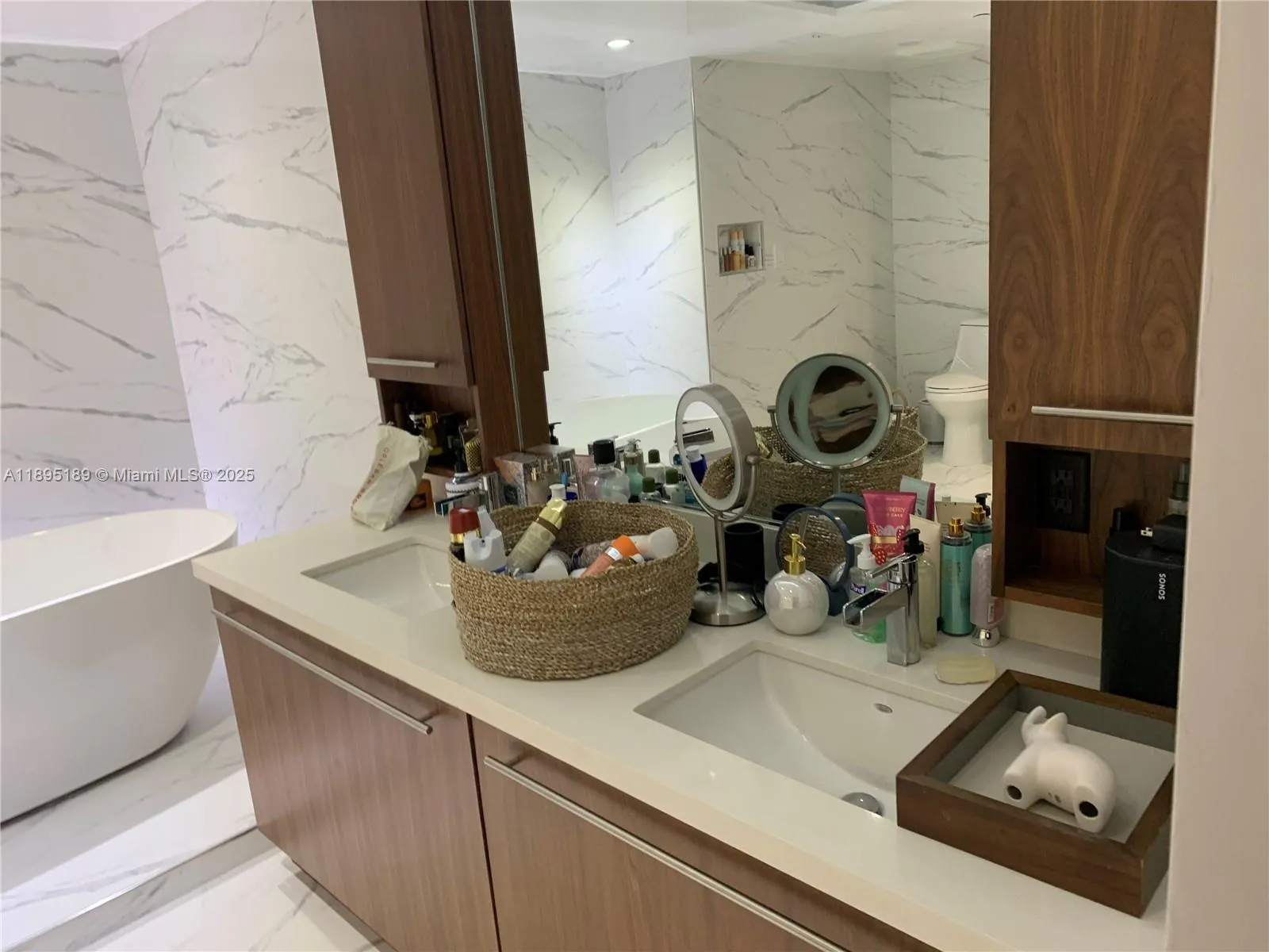 9401 Collins Ave, #305