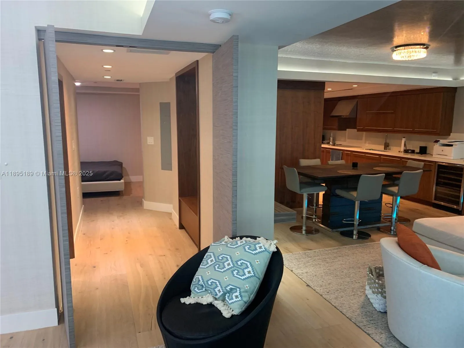 9401 Collins Ave, #305