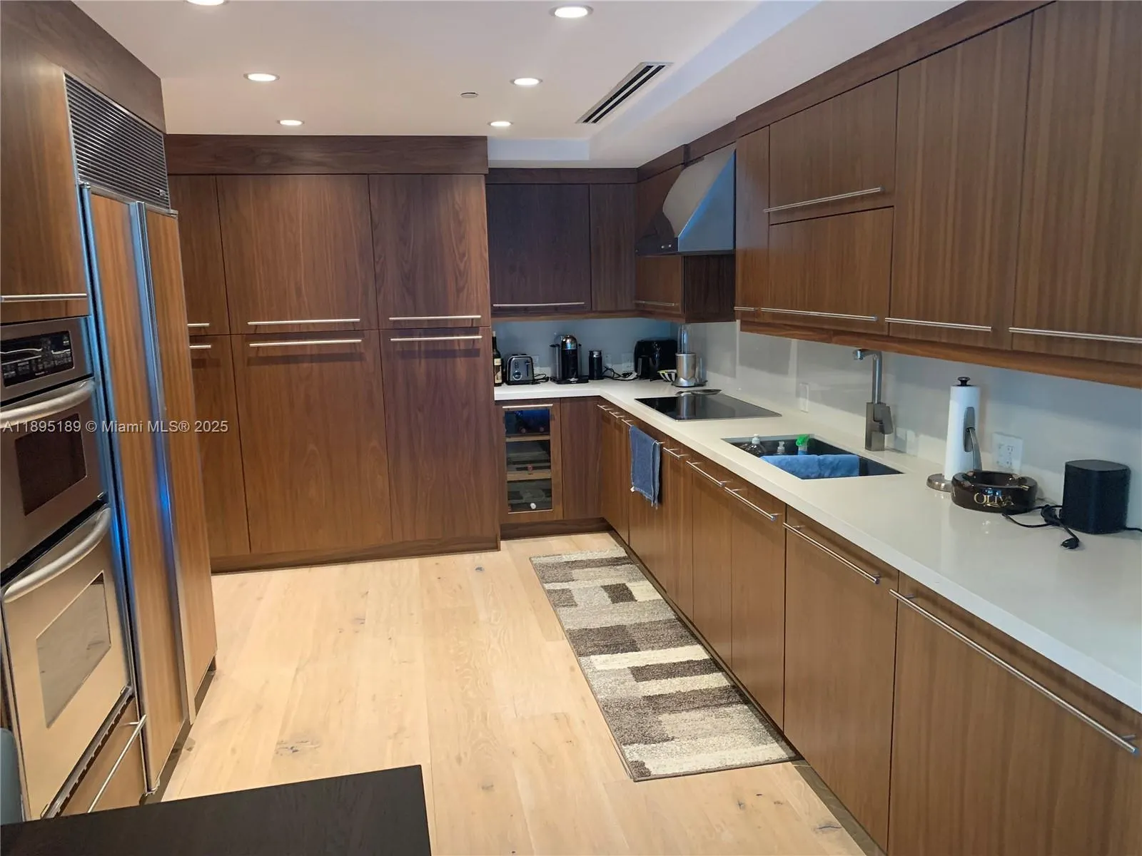 9401 Collins Ave, #305