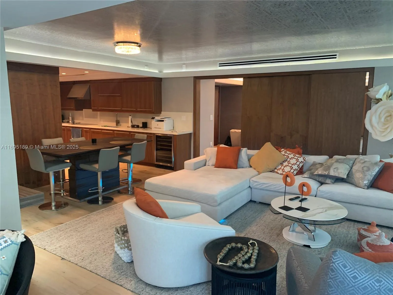 9401 Collins Ave, #305