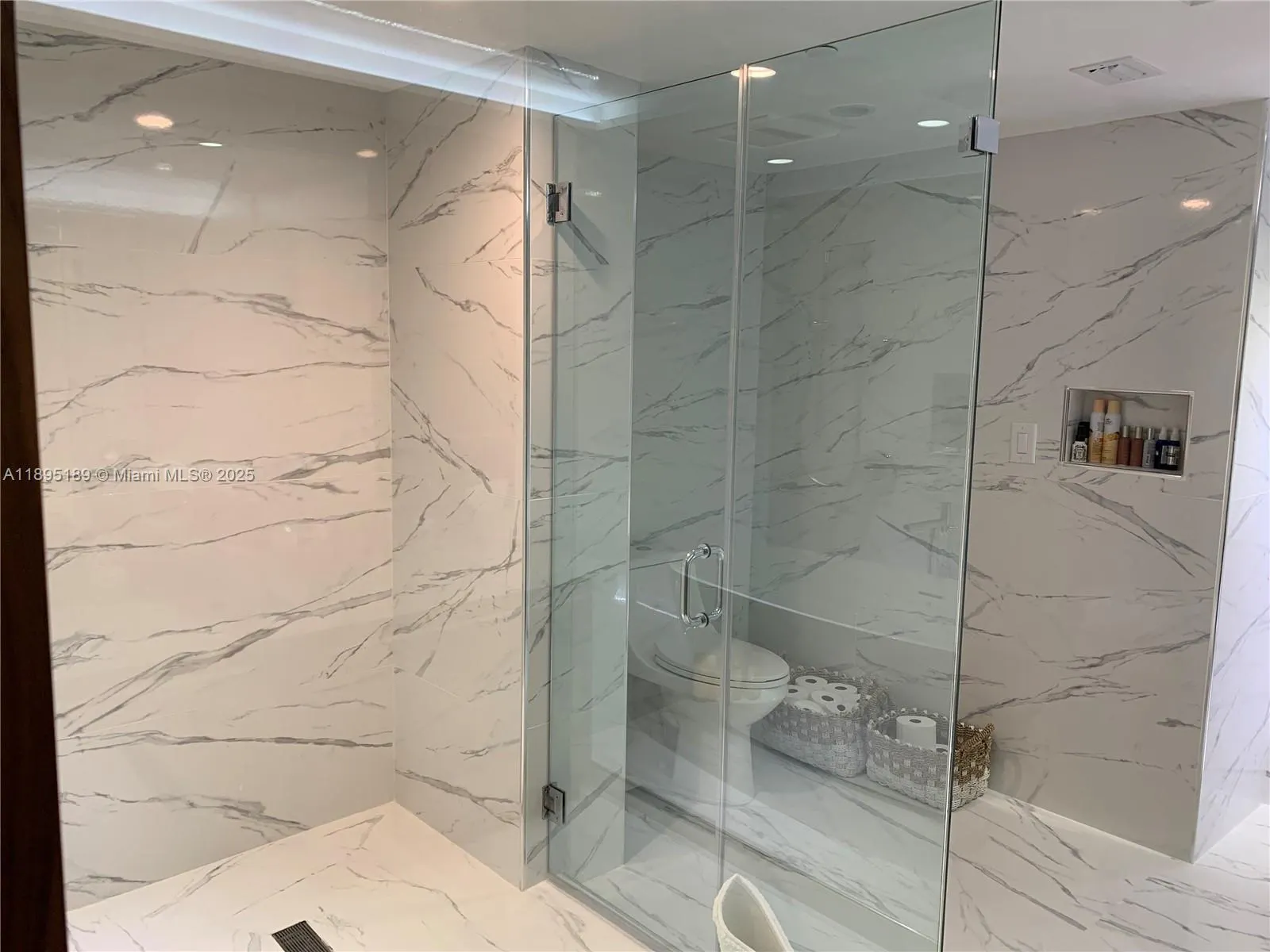 9401 Collins Ave, #305