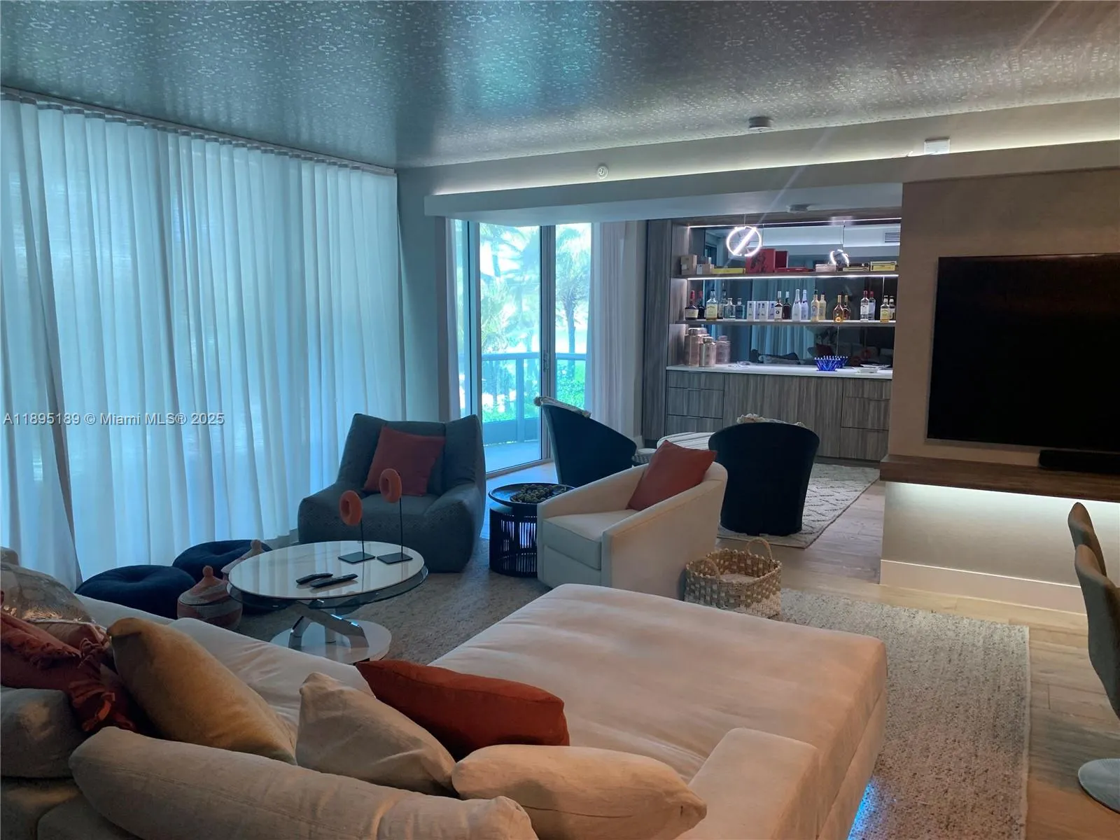 9401 Collins Ave, #305