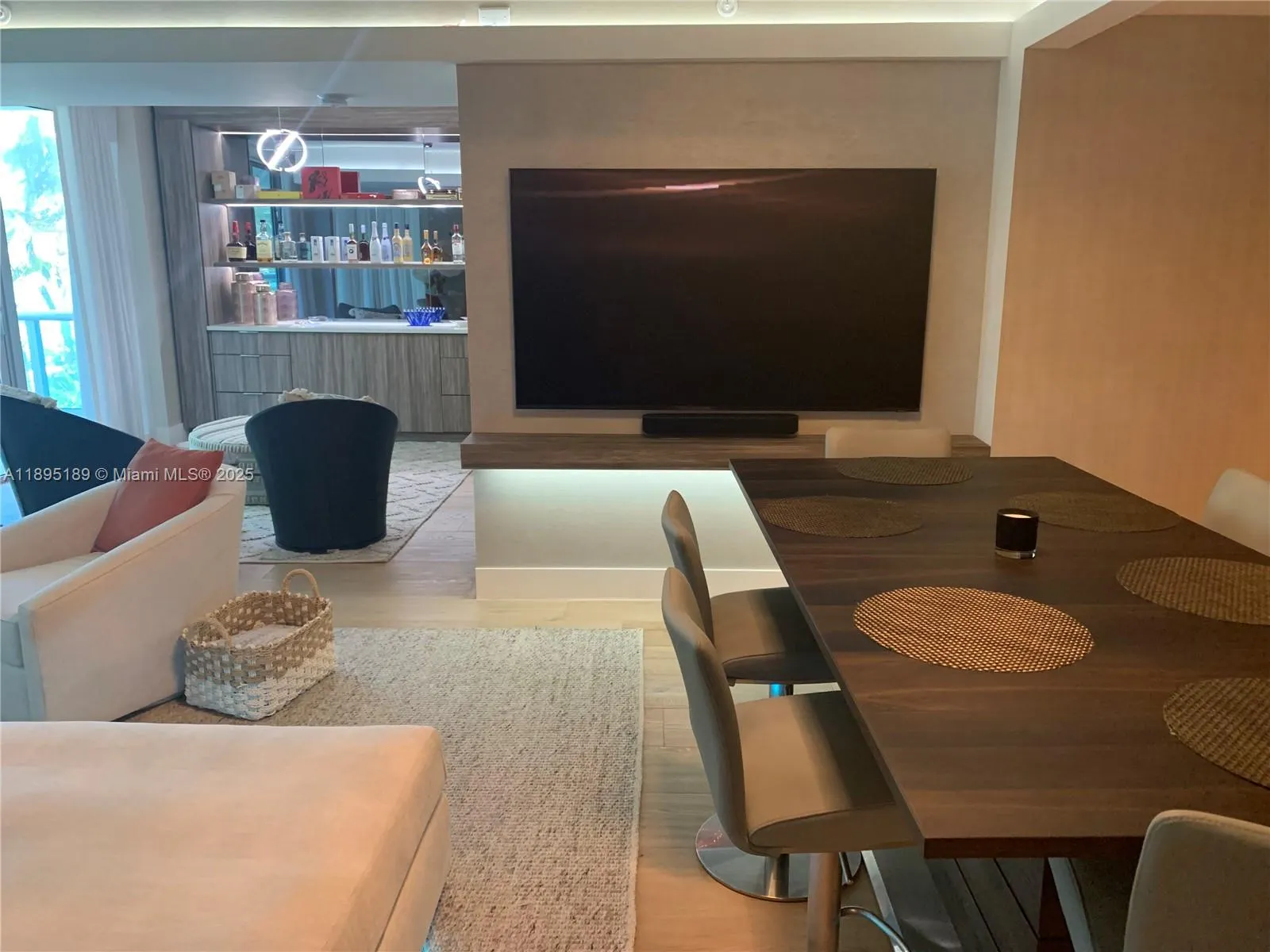 9401 Collins Ave, #305