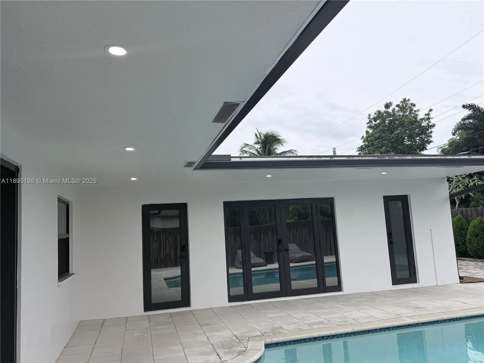 7321 Allen Dr