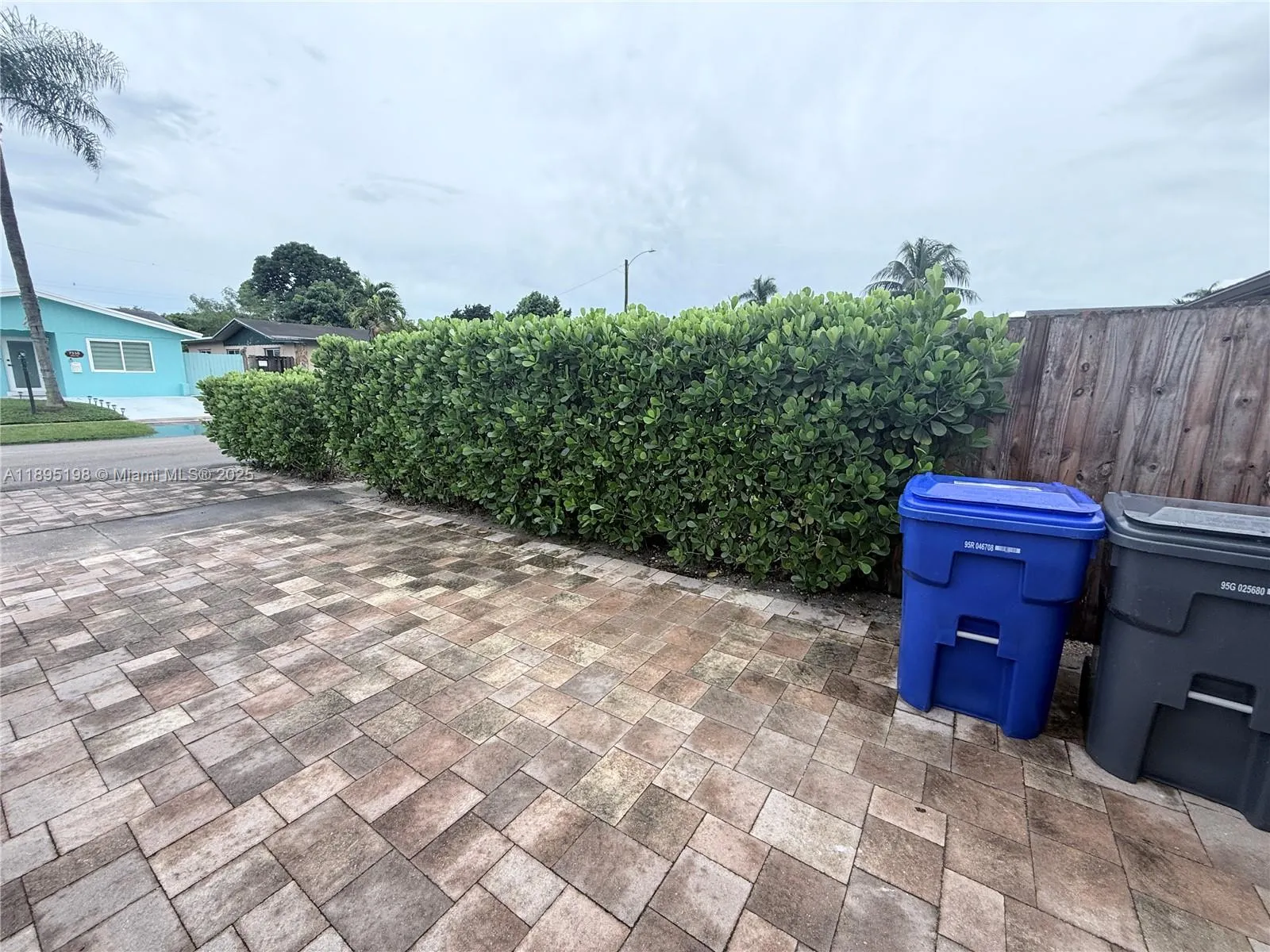 7321 Allen Dr