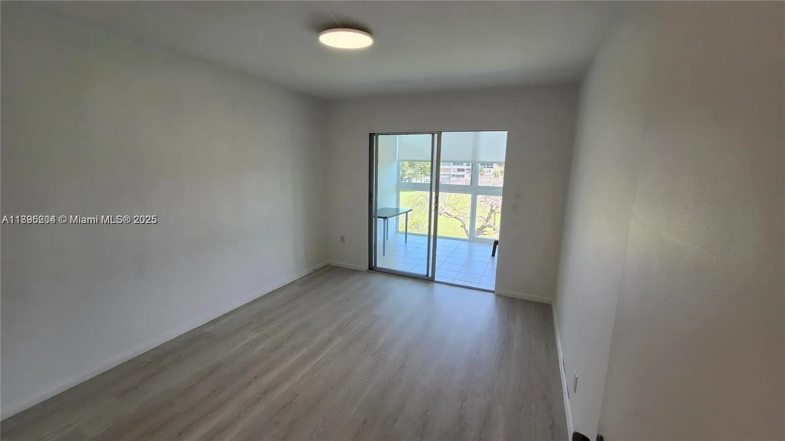 4065 N Lyndhurst N, #4065