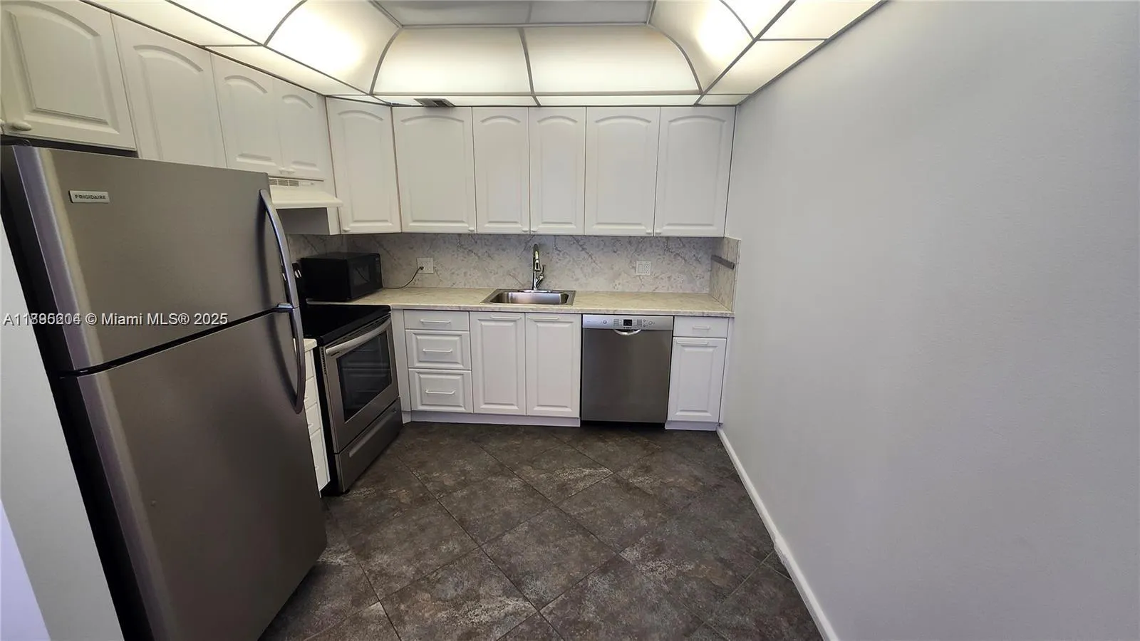 4065 N Lyndhurst N, #4065