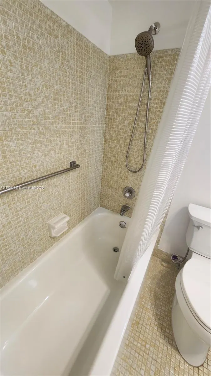 4065 N Lyndhurst N, #4065