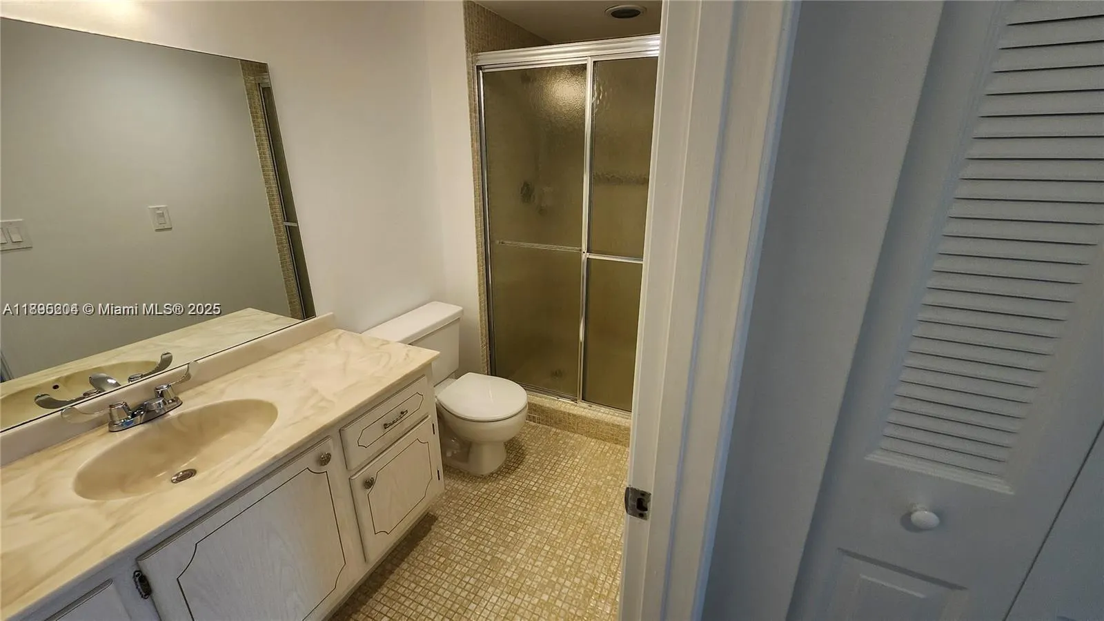 4065 N Lyndhurst N, #4065