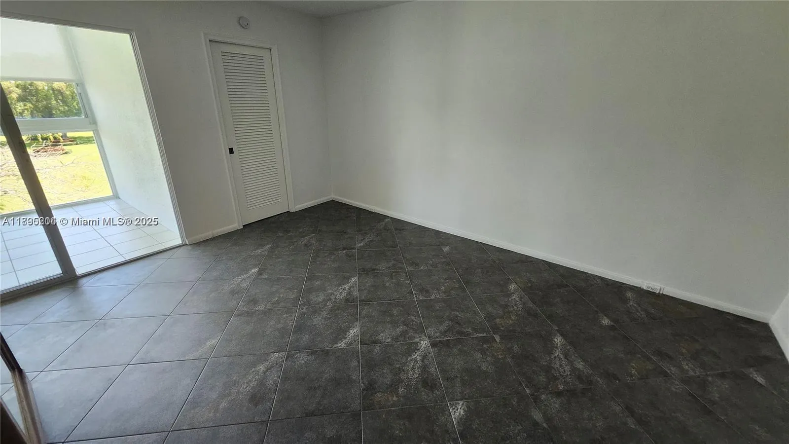 4065 N Lyndhurst N, #4065