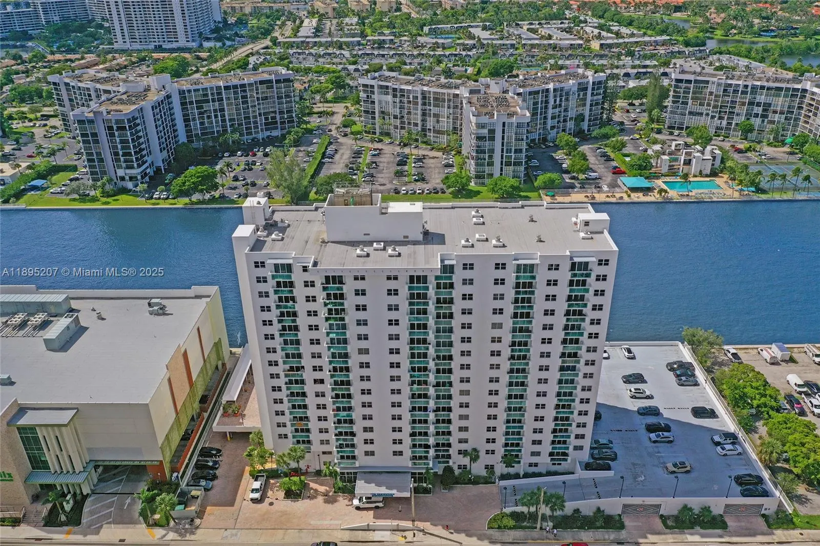 3000 S Ocean Dr, #1106