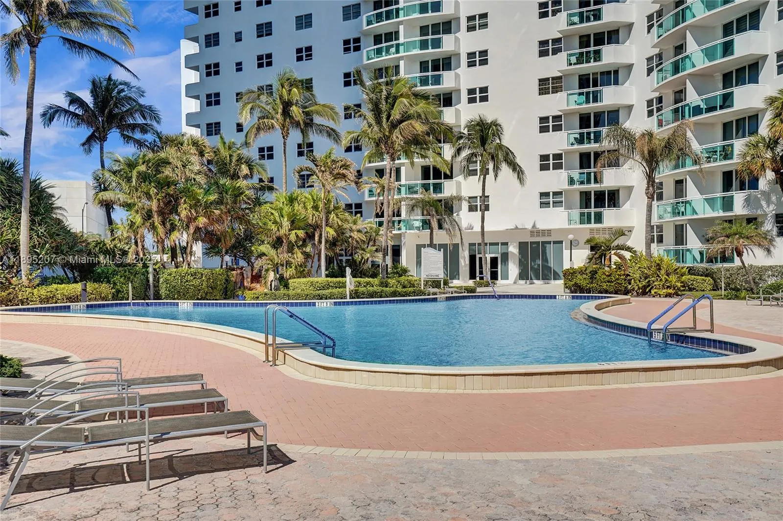 3000 S Ocean Dr, #1106