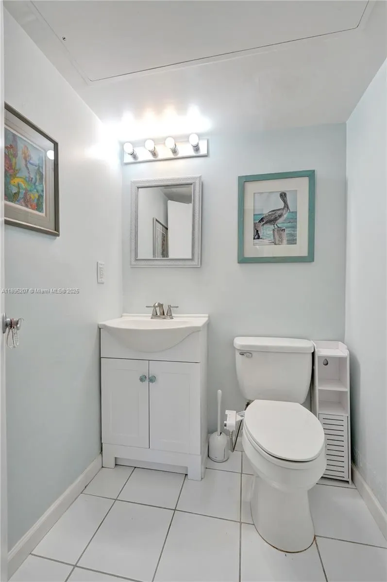 3000 S Ocean Dr, #1106