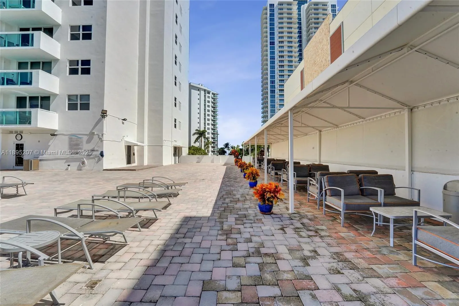 3000 S Ocean Dr, #1106