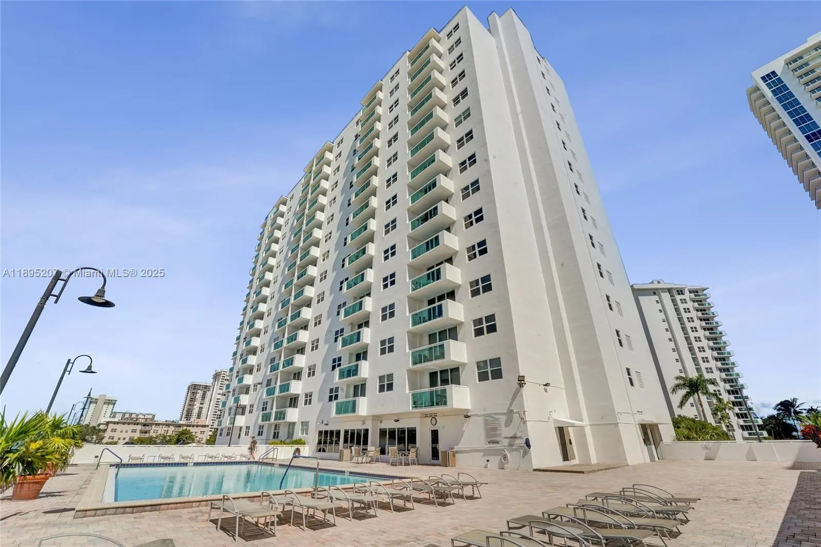 3000 S Ocean Dr, #1106