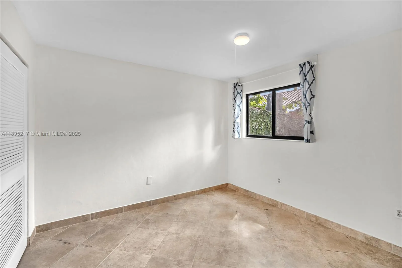 3265 Virginia St, #13