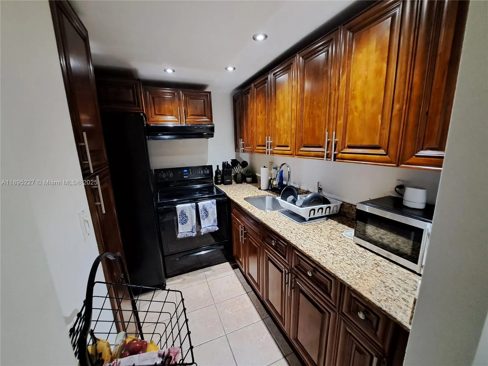 2935 NE 163rd St, #2Q