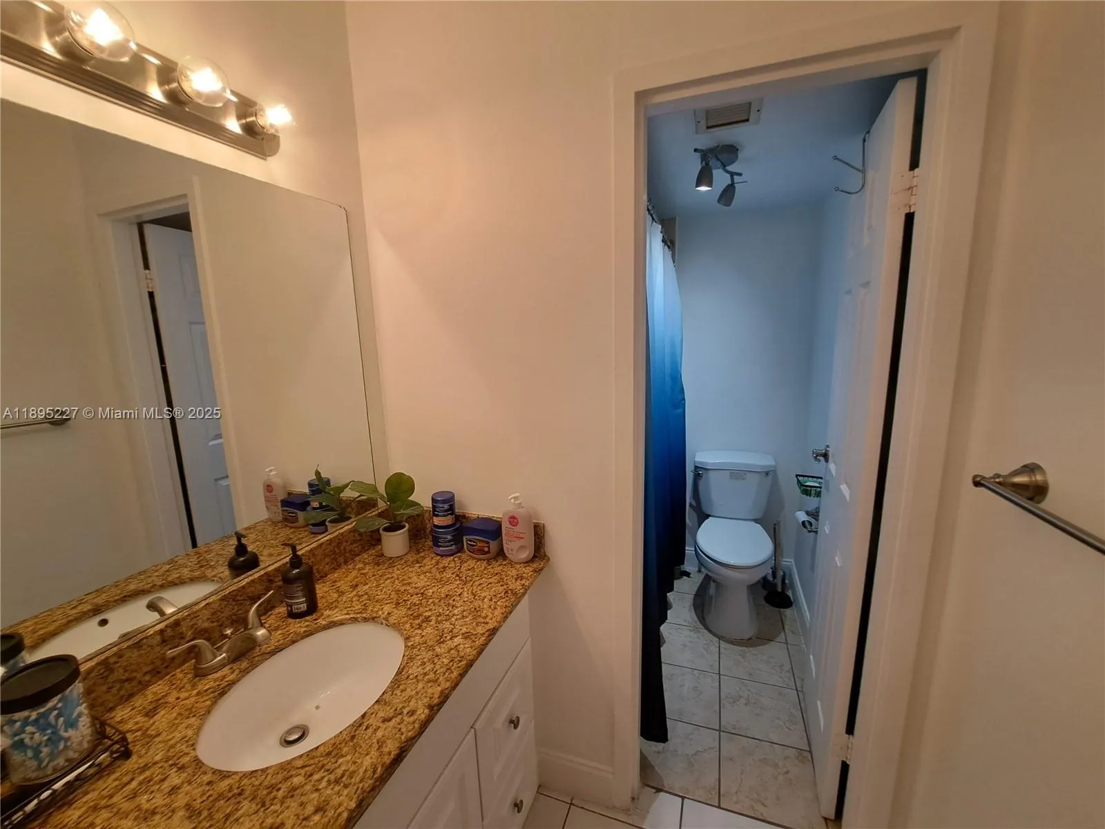 2935 NE 163rd St, #2Q