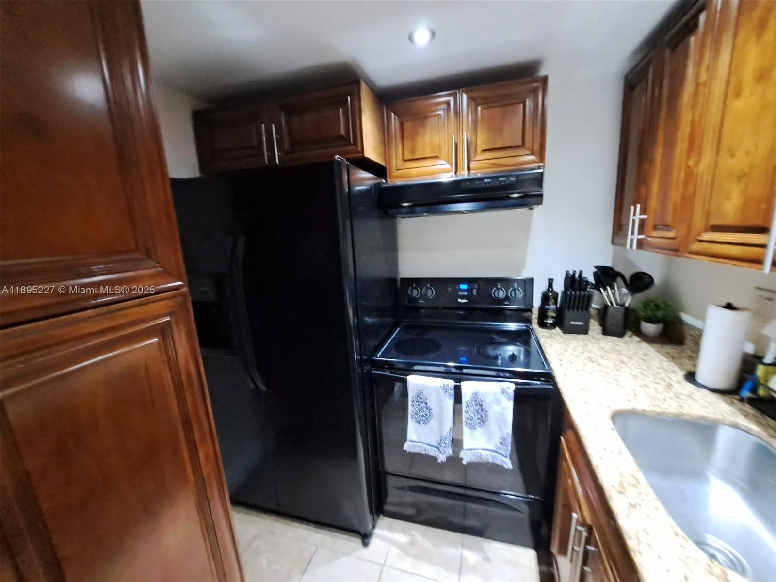 2935 NE 163rd St, #2Q
