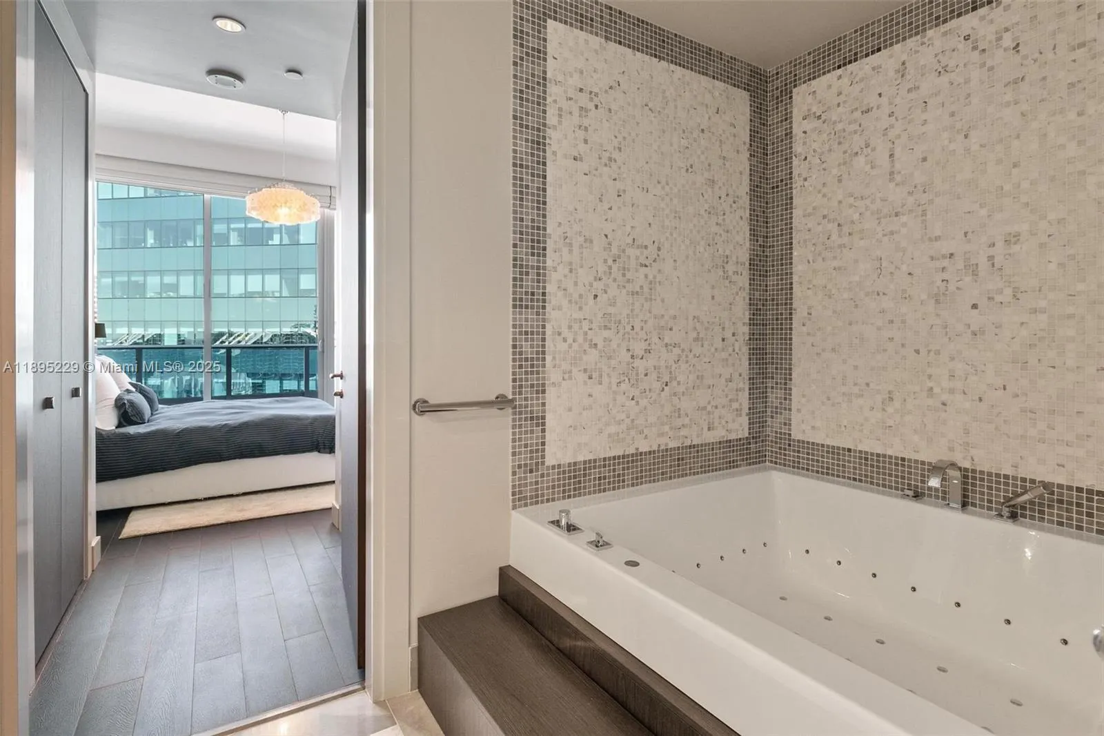 200 Biscayne Boulevard Way, #5211