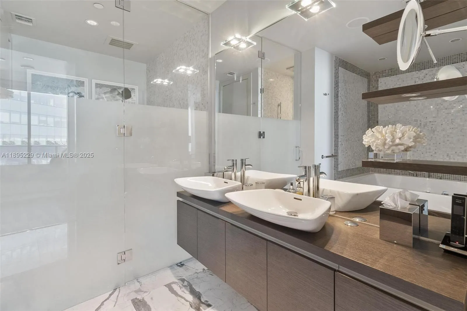 200 Biscayne Boulevard Way, #5211