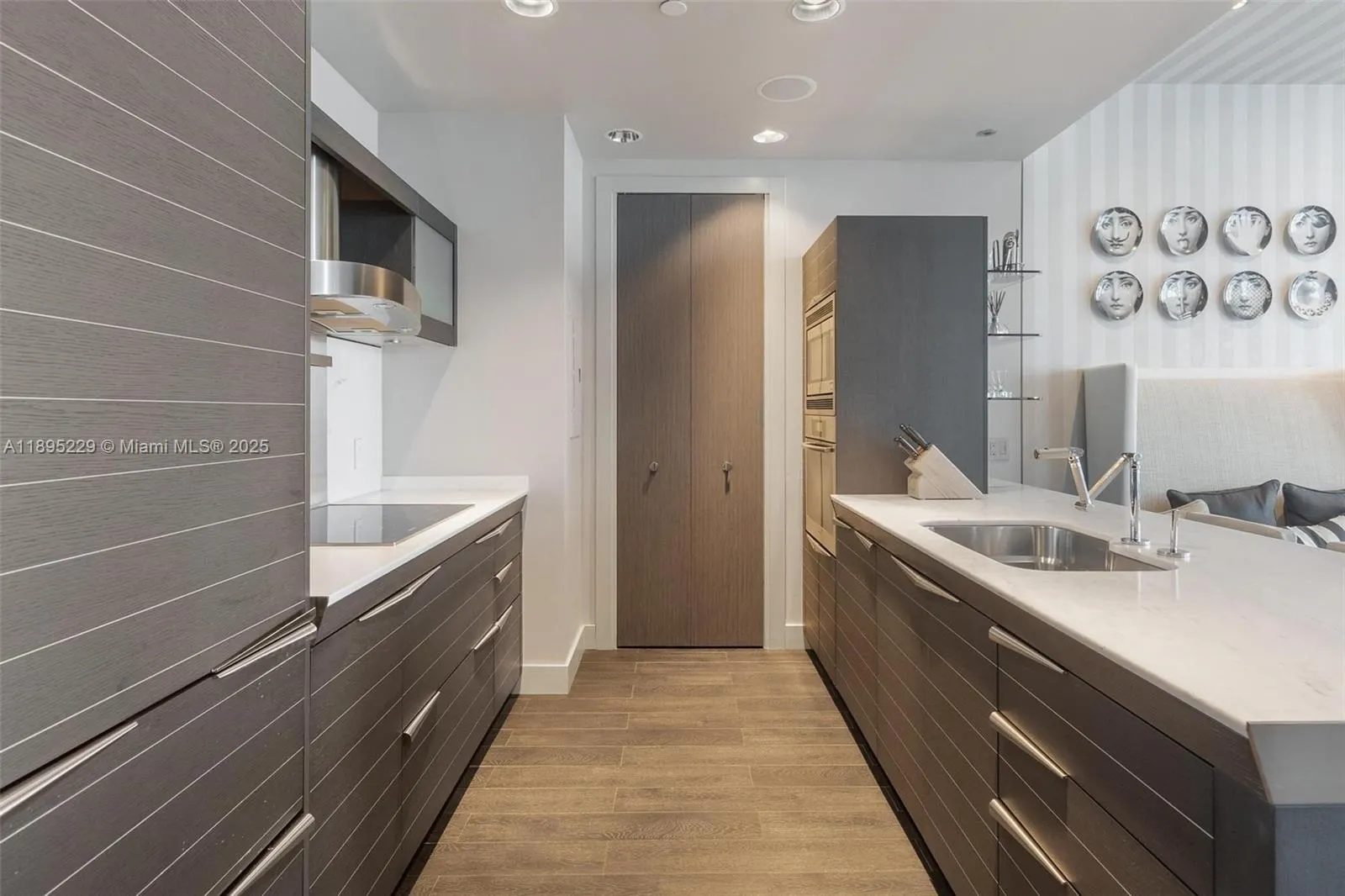 200 Biscayne Boulevard Way, #5211