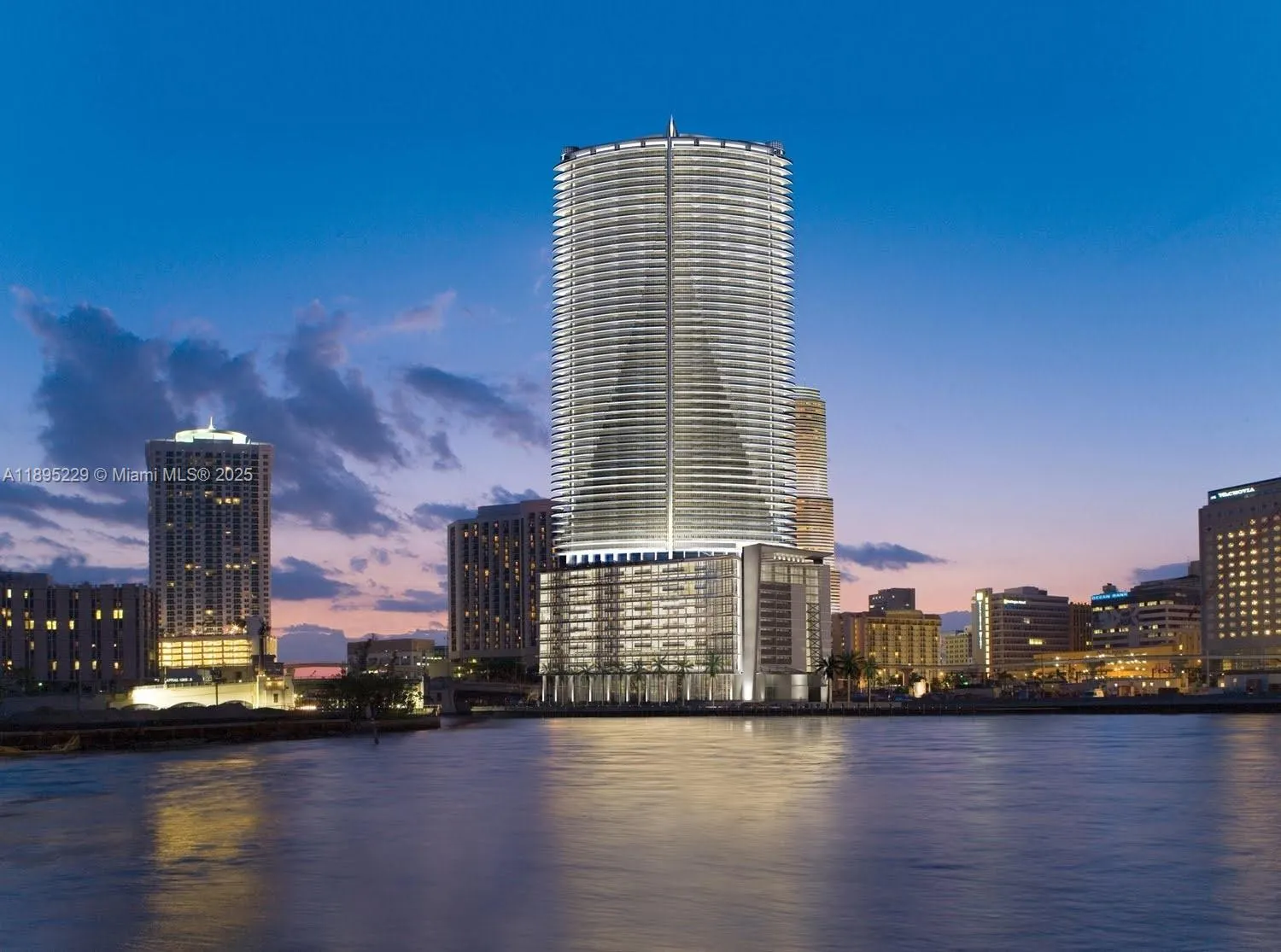200 Biscayne Boulevard Way, #5211