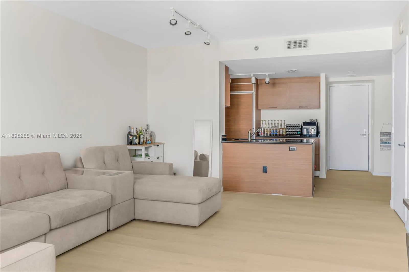 50 Biscayne Blvd, #1505