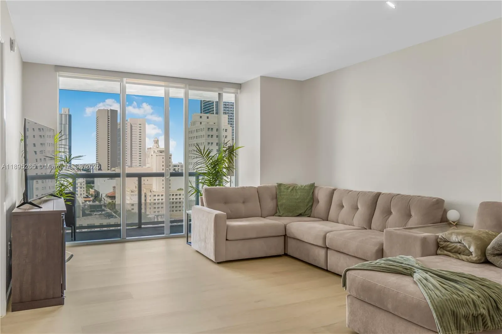 50 Biscayne Blvd, #1505