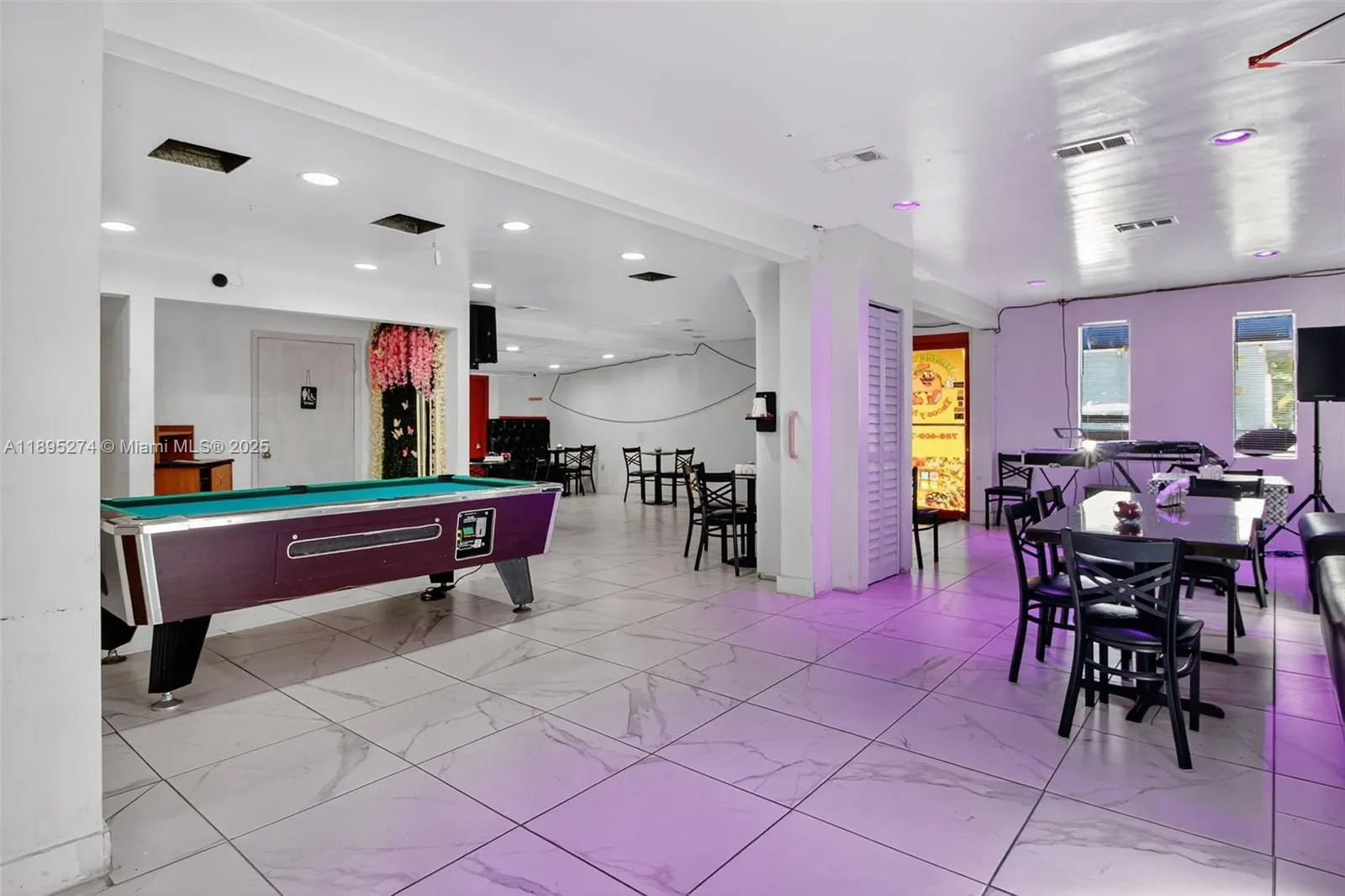 Restaurant / Cafeteria for Sale in Hialeah