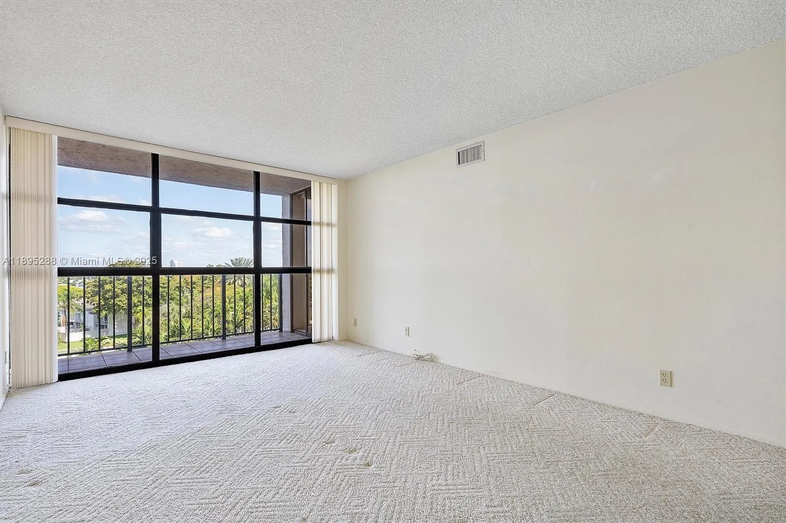 600 Parkview Dr, #625