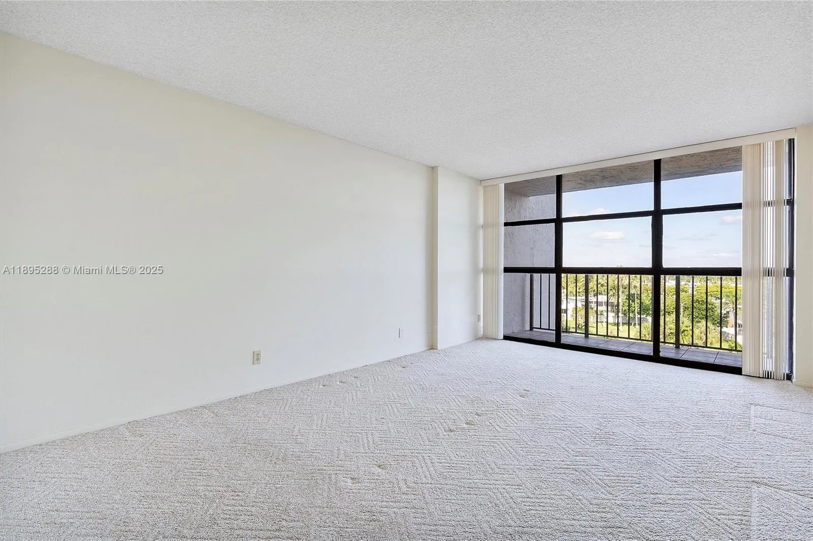 600 Parkview Dr, #625