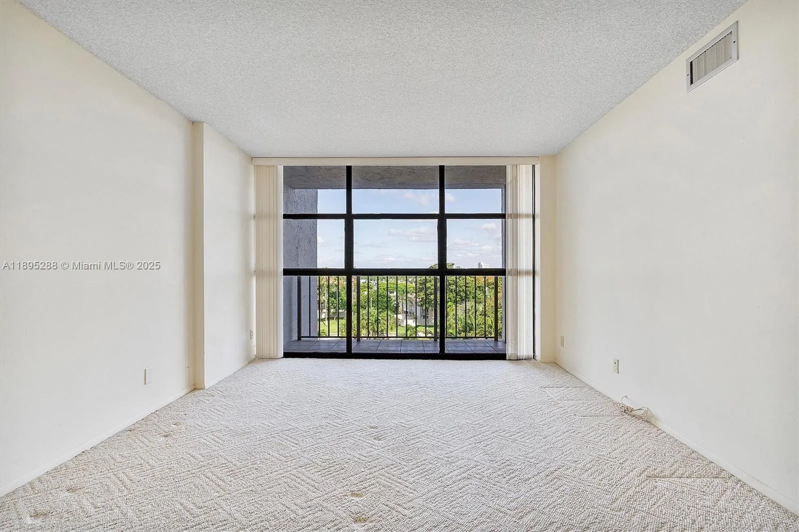 600 Parkview Dr, #625