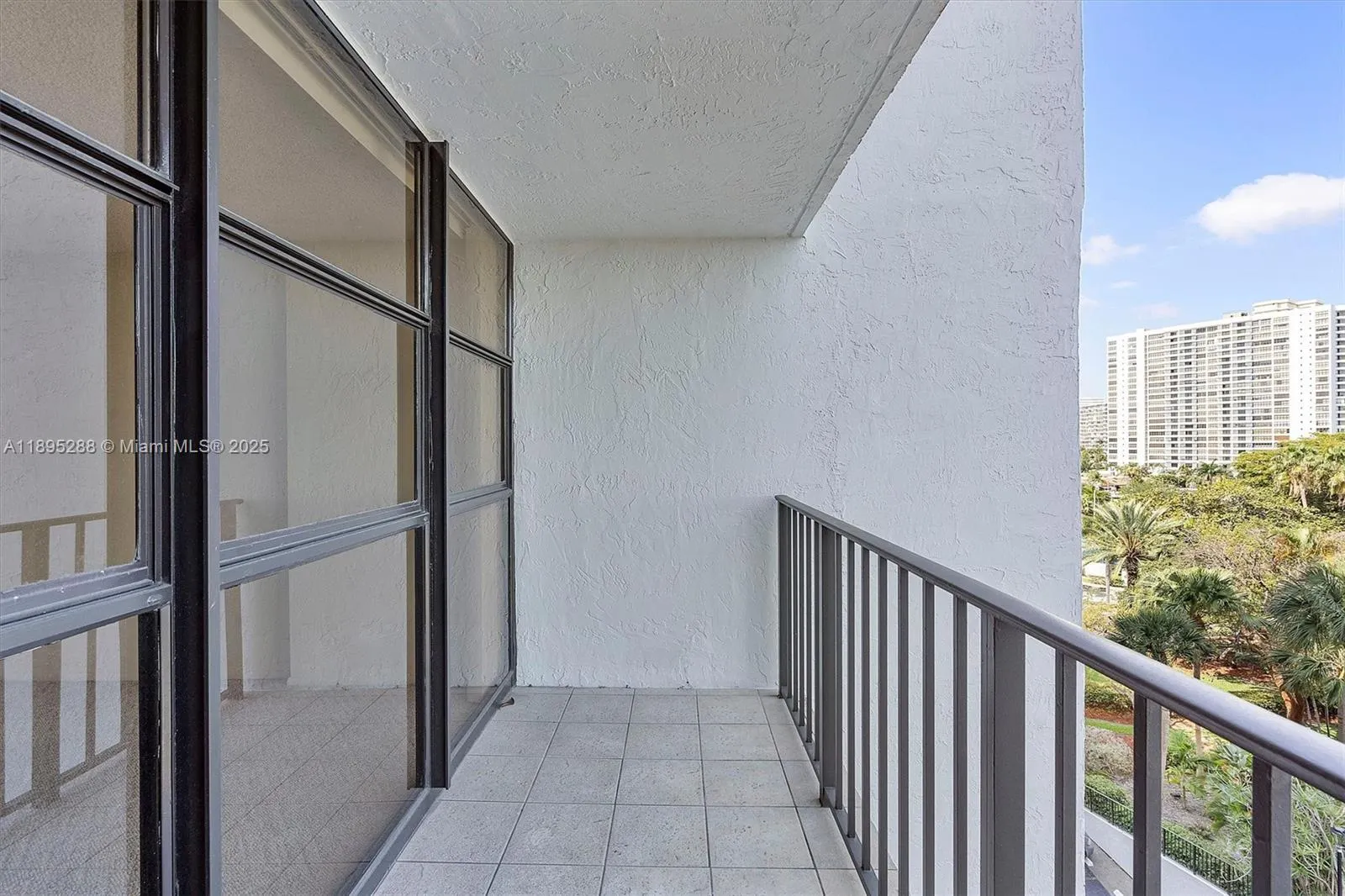 600 Parkview Dr, #625