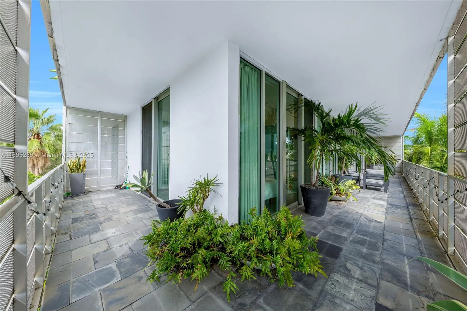 1700 Meridian Ave, #402