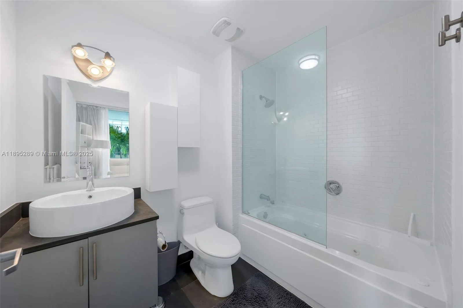 1700 Meridian Ave, #402