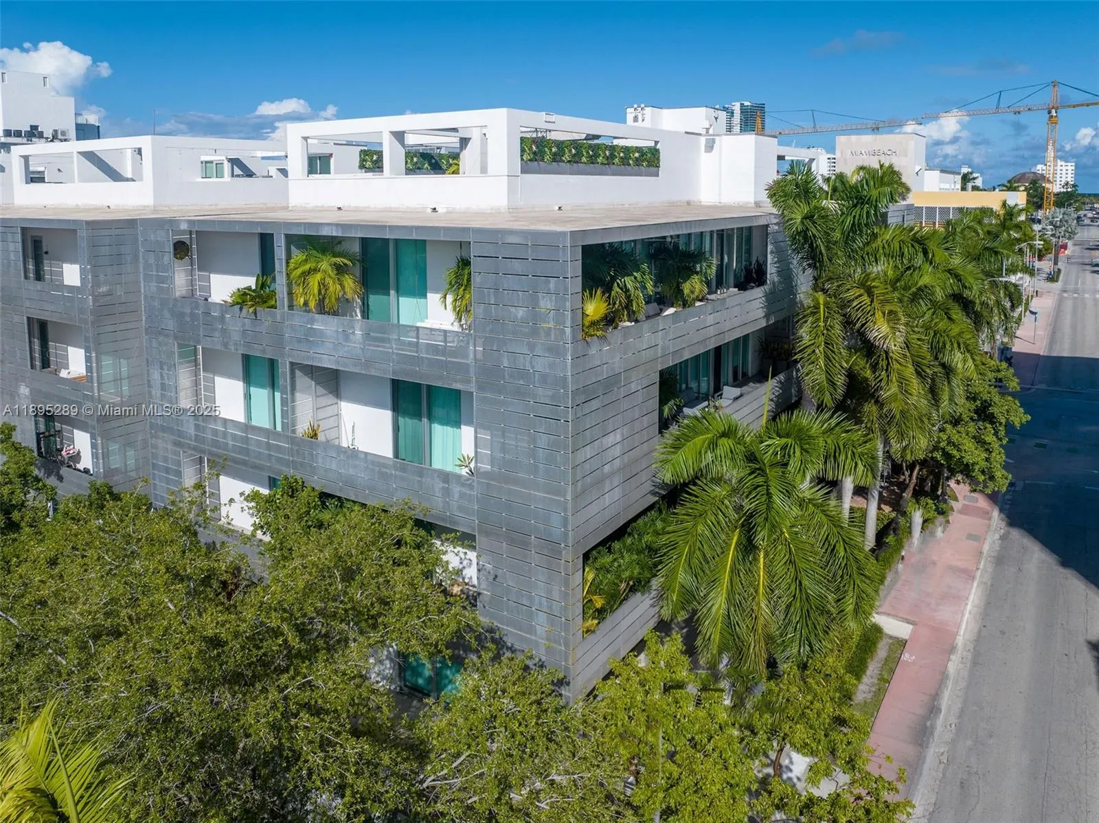 1700 Meridian Ave, #402