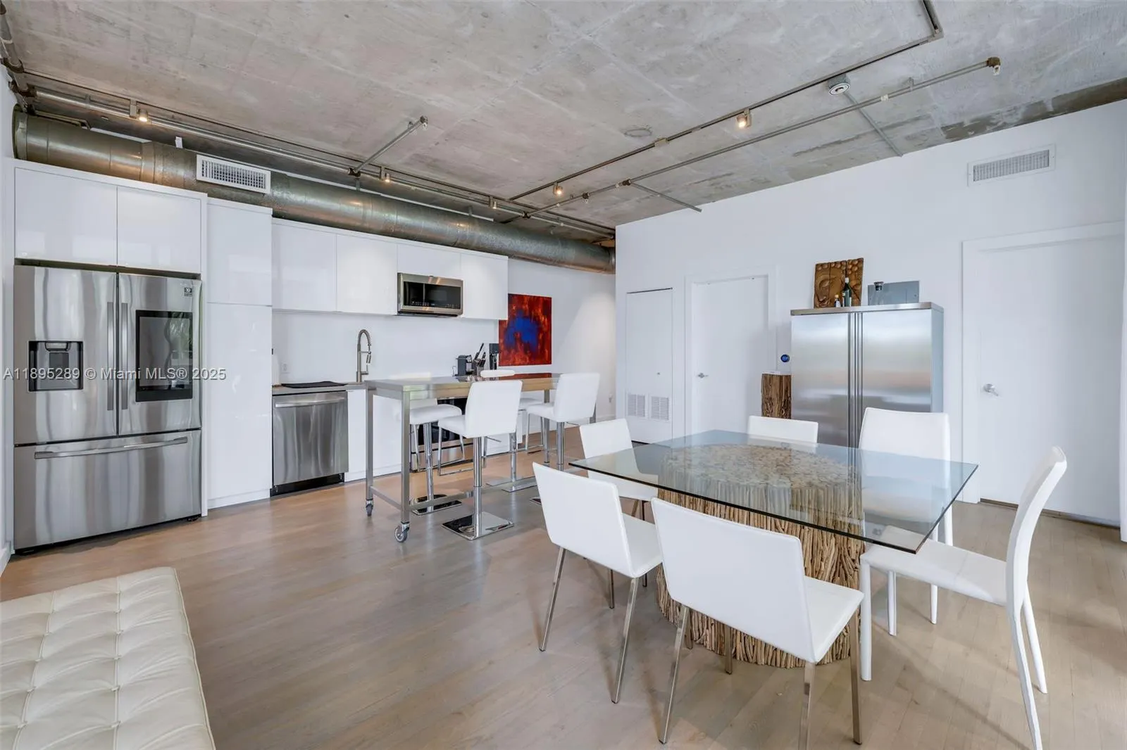 1700 Meridian Ave, #402