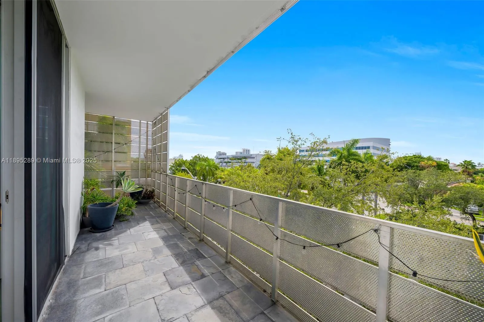 1700 Meridian Ave, #402