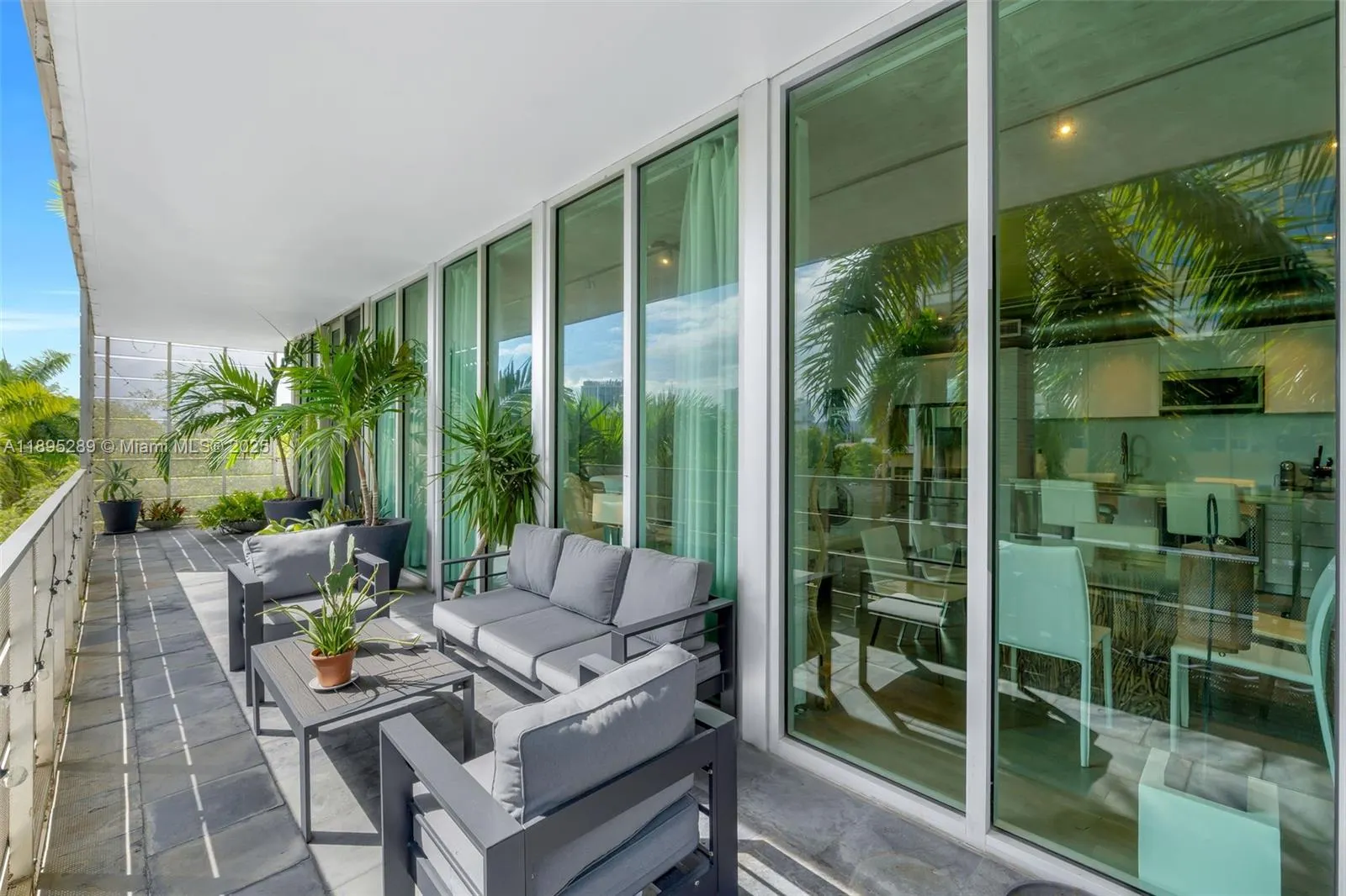 1700 Meridian Ave, #402
