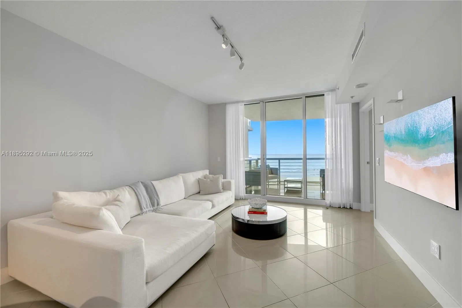 3801 Collins Ave, #704
