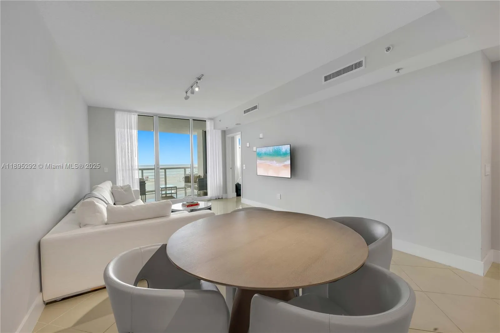 3801 Collins Ave, #704