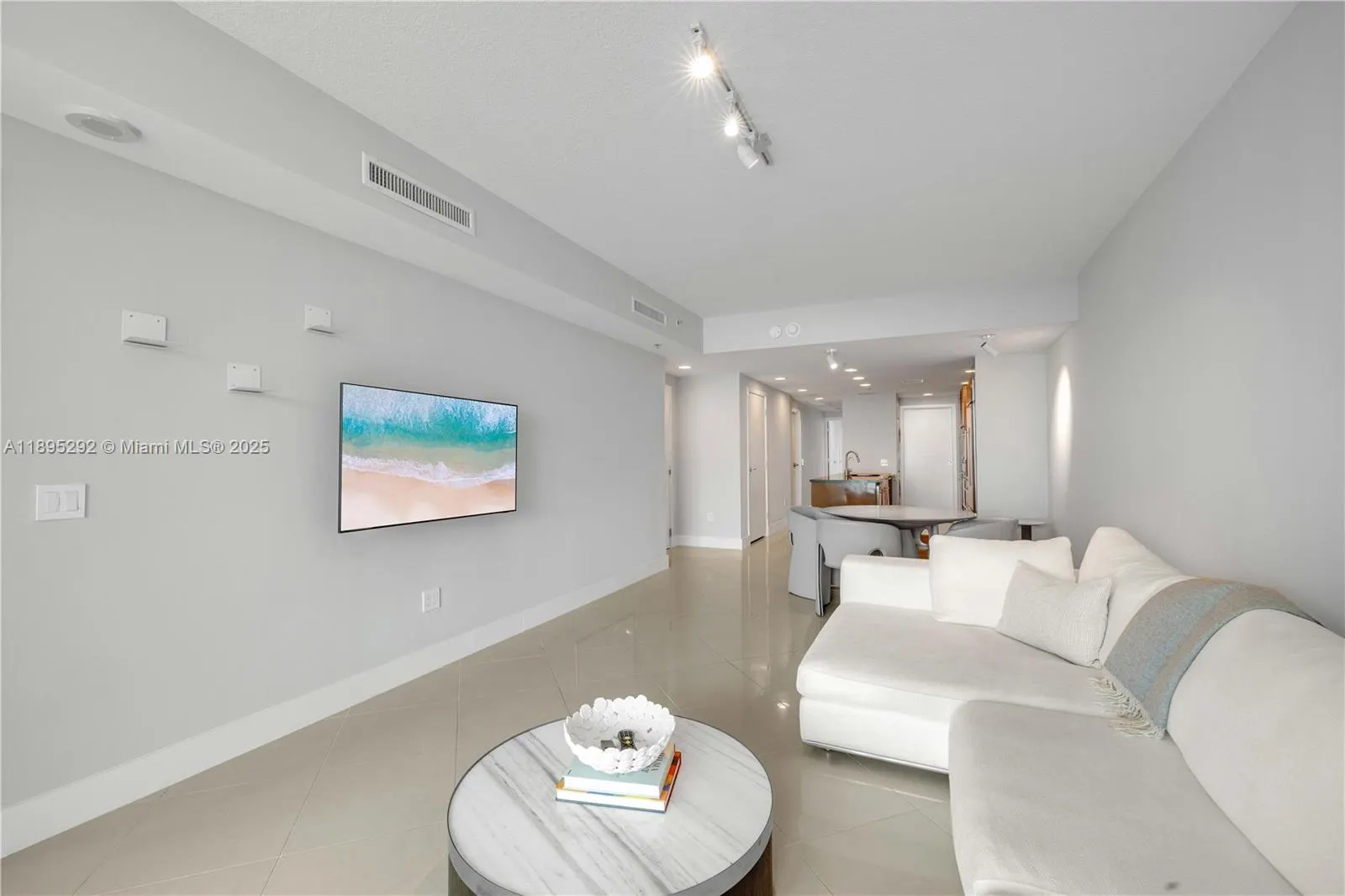 3801 Collins Ave, #704
